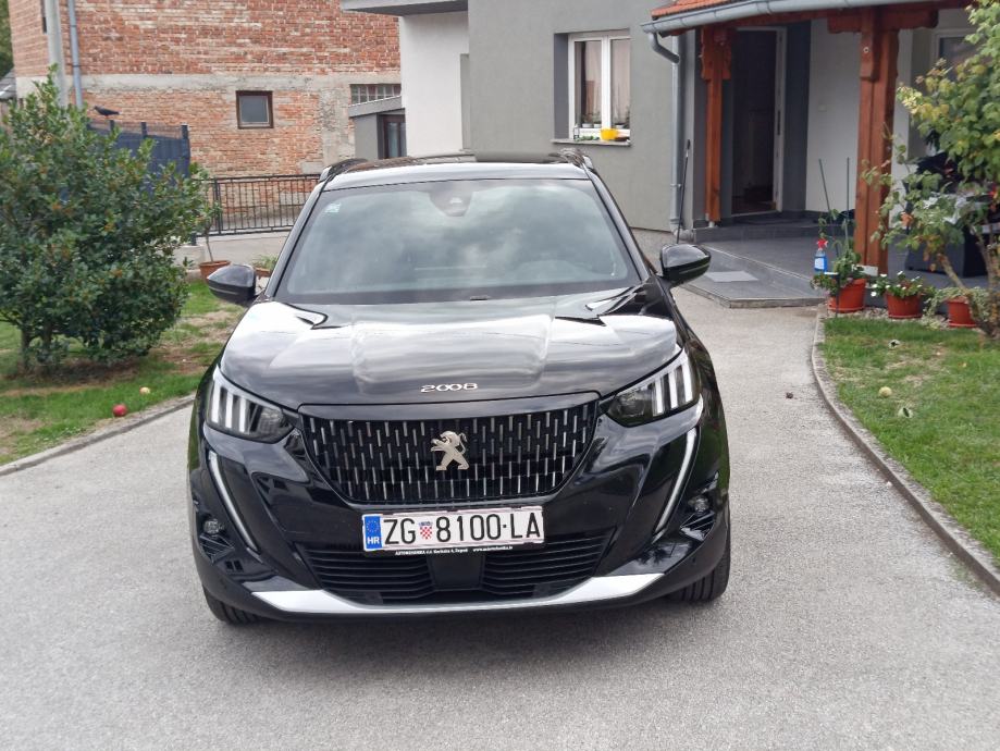 Peugeot 2008 1,2 GT *KAO NOV*, fotografija 8