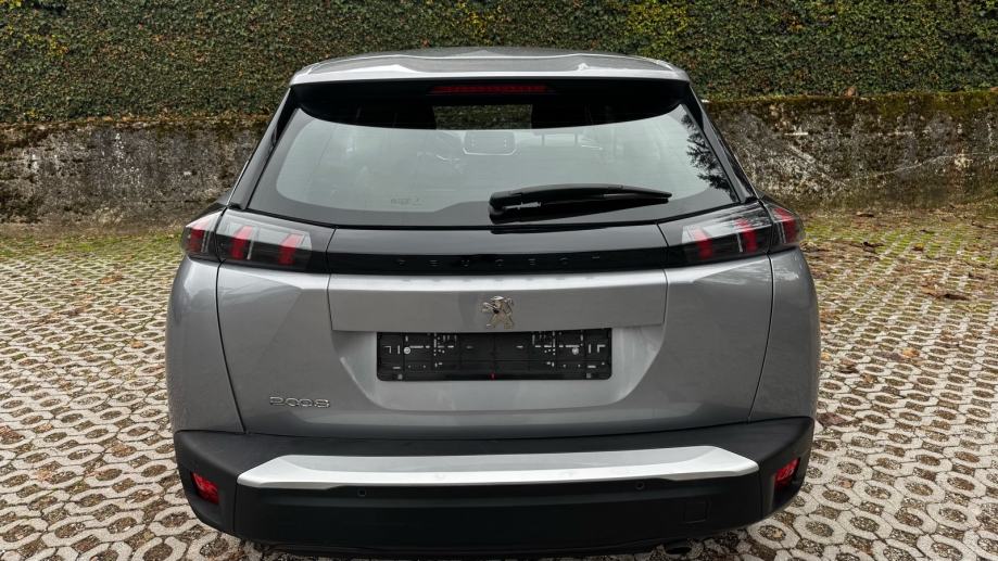 Peugeot 2008 1,2 TURBO 100 KS-SERVISNA-JAMSTVO12MJ-TOP!!!, fotografija 7