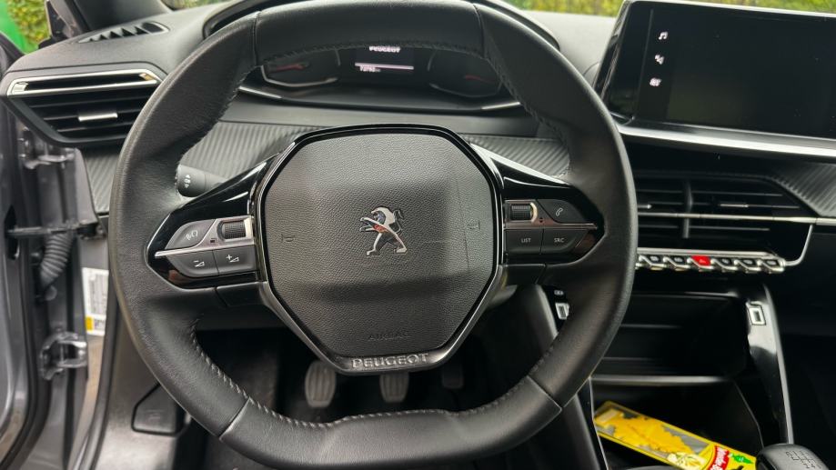 Peugeot 2008 1,2 TURBO 100 KS-SERVISNA-JAMSTVO12MJ-TOP!!!, fotografija 20
