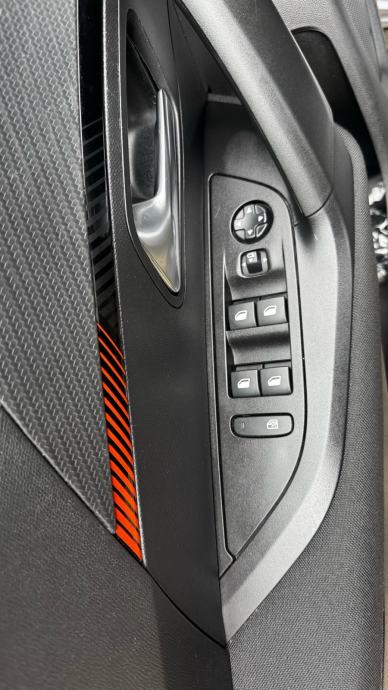 Peugeot 2008 1,2 TURBO 100 KS-SERVISNA-JAMSTVO12MJ-TOP!!!, fotografija 14