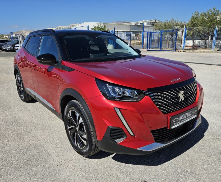PEUGEOT 2008 1,2 TURBO 130 KS • SAMO 38.000 KM • FULL OPREMA ALLURE, fotografija 3