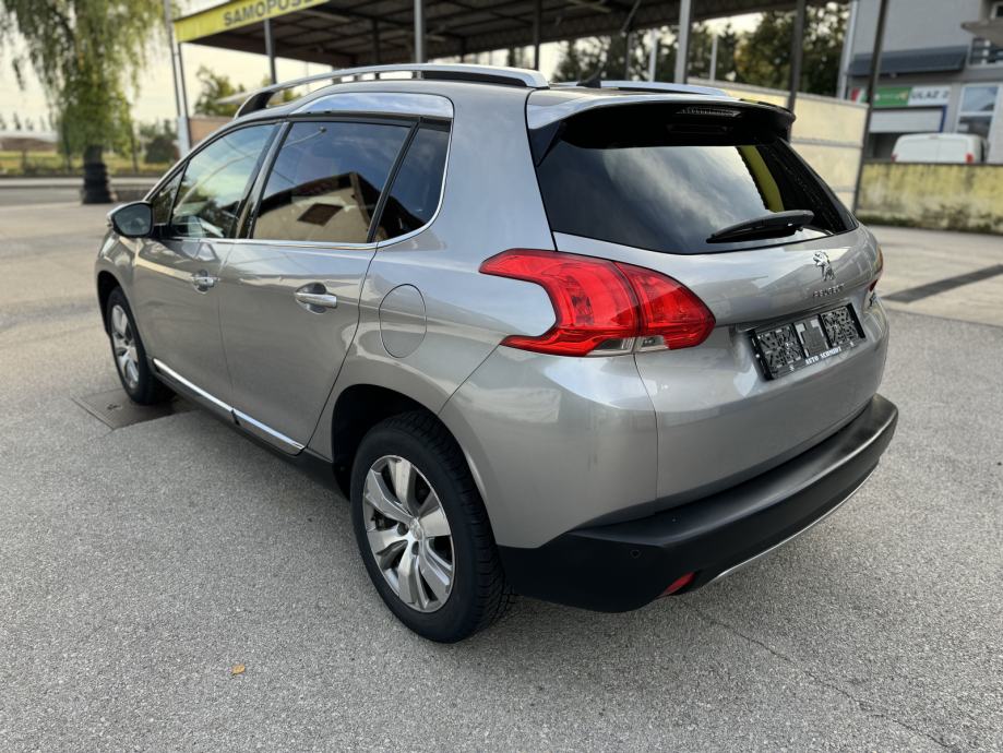 Peugeot 2008 1,2 VTi ALLURE #NAVI #VELIKI SERVIS#GARANCIJA#REG:08/27 #, fotografija 3