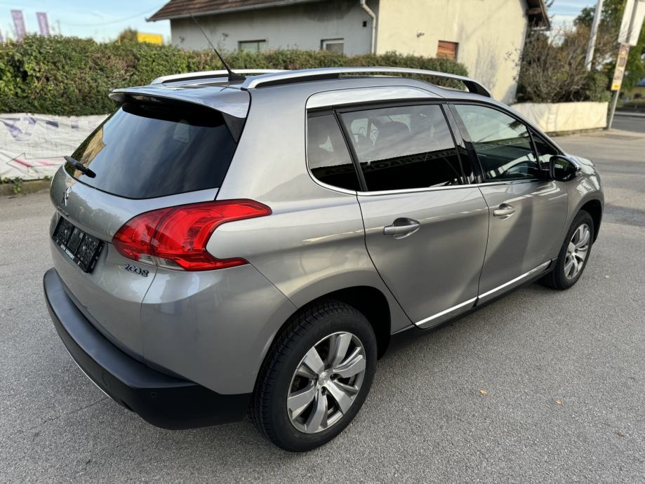 Peugeot 2008 1,2 VTi ALLURE #NAVI #VELIKI SERVIS#GARANCIJA#REG:08/27 #, fotografija 5