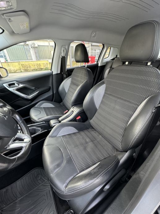 Peugeot 2008 1,2 VTi ALLURE #NAVI #VELIKI SERVIS#GARANCIJA#REG:08/27 #, fotografija 16
