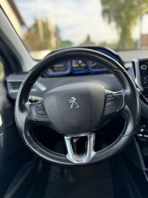 Peugeot 2008 1,2 VTi ALLURE #NAVI #VELIKI SERVIS#GARANCIJA#REG:08/27 #, fotografija 13