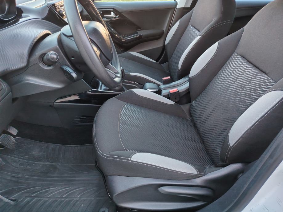 Peugeot 2008 1,4 HDi **KLIMA** PARKING-SENZORI **KREDIT-KARTICE**, fotografija 11