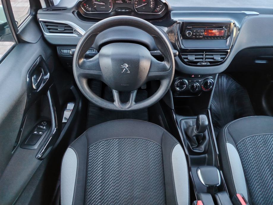 Peugeot 2008 1,4 HDi **KLIMA** PARKING-SENZORI **KREDIT-KARTICE**, fotografija 19