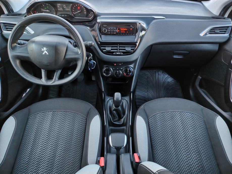 Peugeot 2008 1,4 HDi **KLIMA** PARKING-SENZORI **KREDIT-KARTICE**, fotografija 17