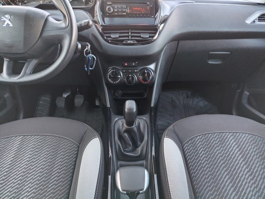 Peugeot 2008 1,4 HDi **KLIMA** PARKING-SENZORI **KREDIT-KARTICE**, fotografija 10
