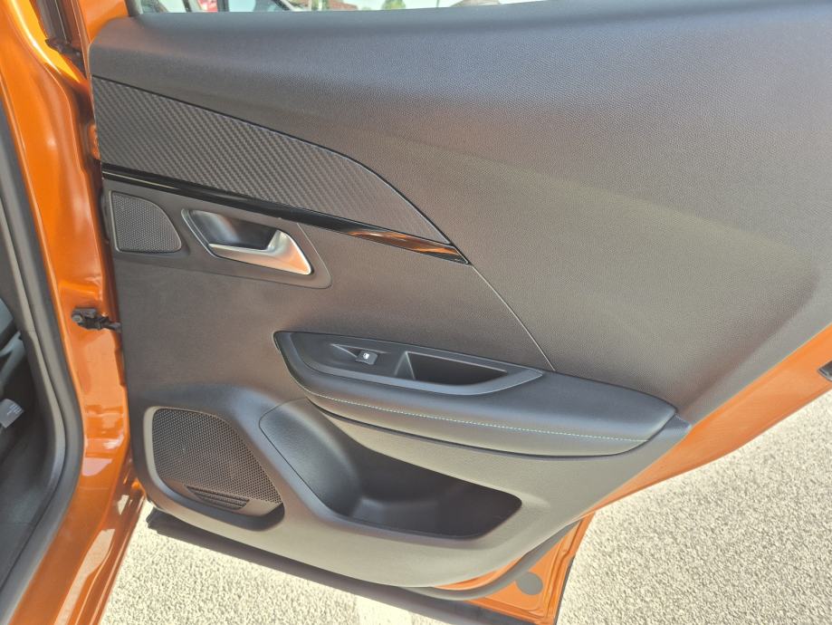 Peugeot 2008 1,5 Allure, fotografija 9
