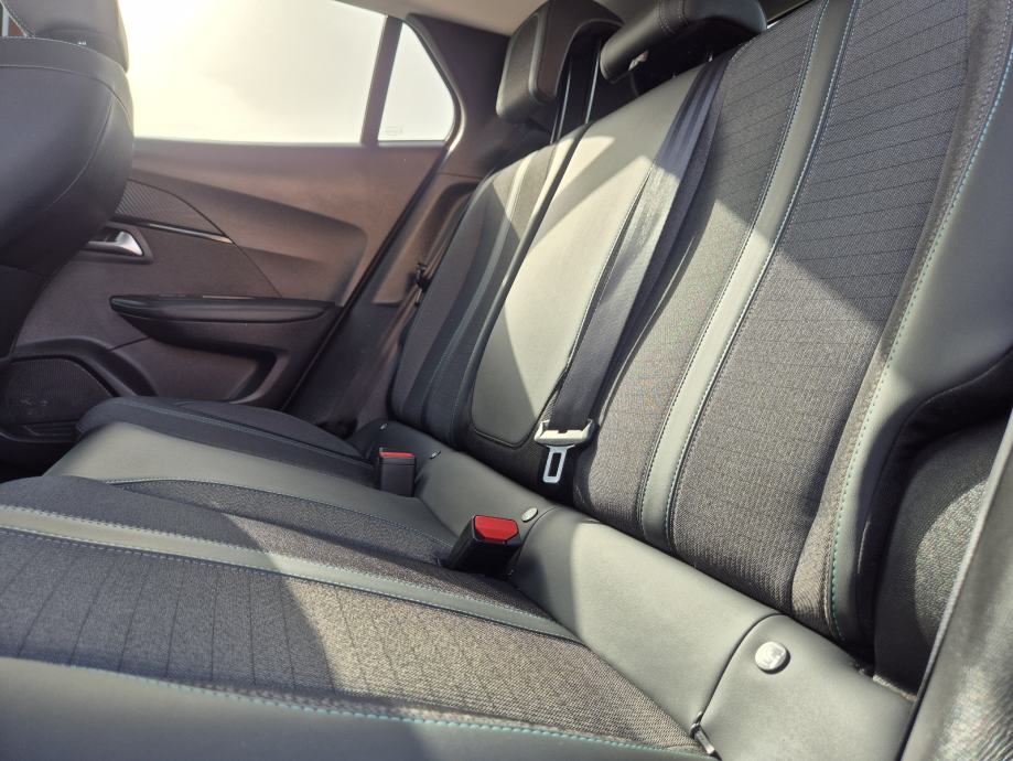 Peugeot 2008 1,5 Allure, fotografija 10