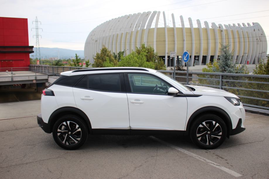 Peugeot 2008 1,5 BlueHDI•Automatik•Senzori•LED svjetla•Alu kotači R17, fotografija 9