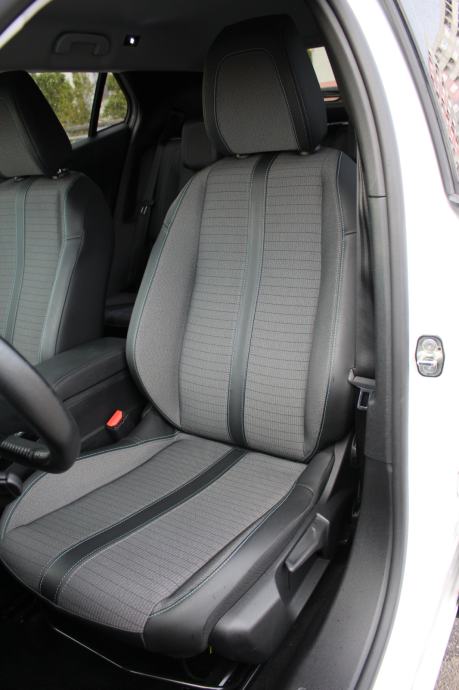 Peugeot 2008 1,5 BlueHDI•Automatik•Senzori•LED svjetla•Alu kotači R17, fotografija 20