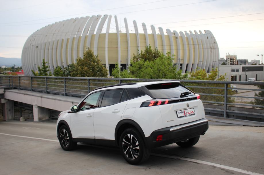 Peugeot 2008 1,5 BlueHDI•Automatik•Senzori•LED svjetla•Alu kotači R17, fotografija 3