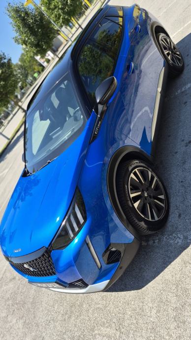 Peugeot 2008, GT line, 1,5 BlueHDI automatik, fotografija 3