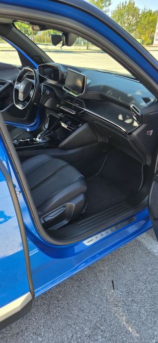 Peugeot 2008, GT line, 1,5 BlueHDI automatik, fotografija 14