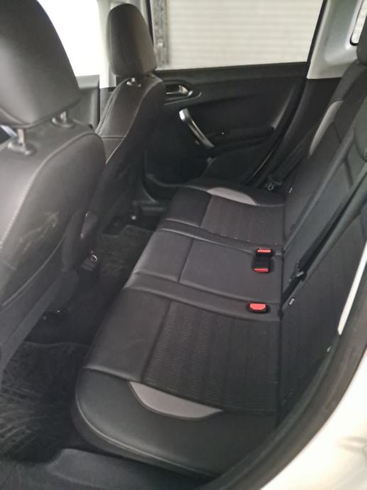 Peugeot 2008 1,5 BlueHDI automatik, fotografija 3
