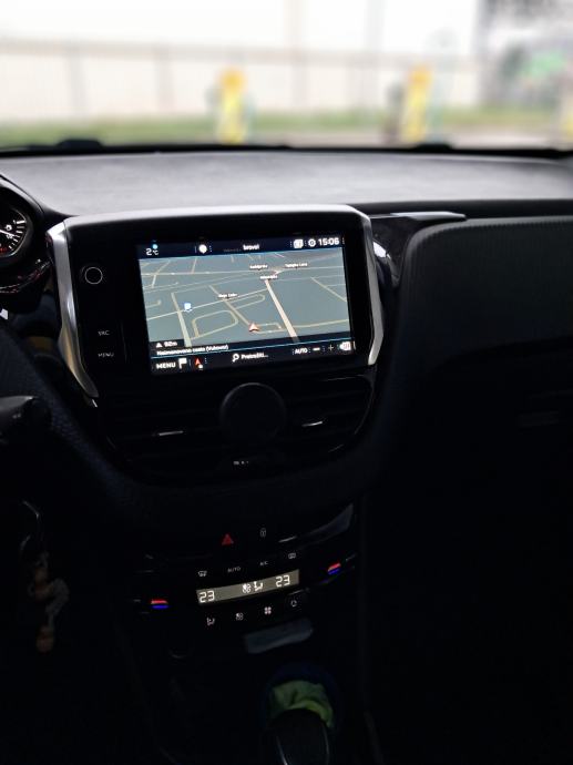 Peugeot 2008 1,5 BlueHDI automatik, fotografija 10
