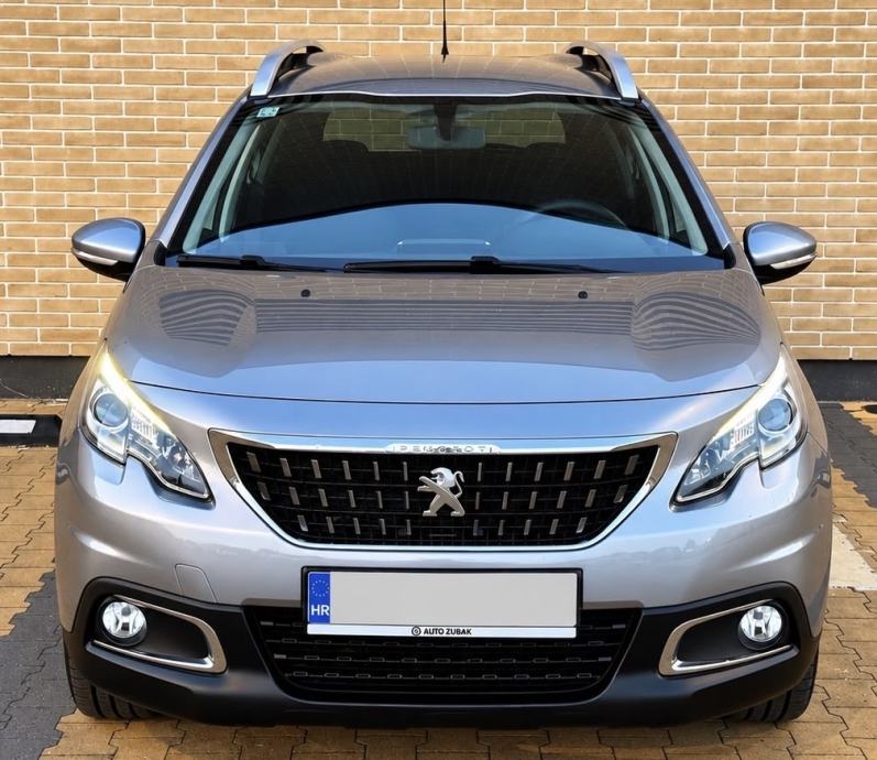 Peugeot 2008 1,5 BlueHDI•NAVIGACIJA•PARK SENZORI•LED•KAO NOV•EURO6•, fotografija 3
