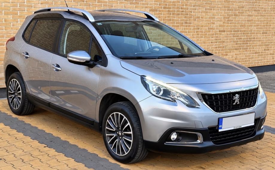 Peugeot 2008 1,5 BlueHDI•NAVIGACIJA•PARK SENZORI•LED•KAO NOV•EURO6•, fotografija 13