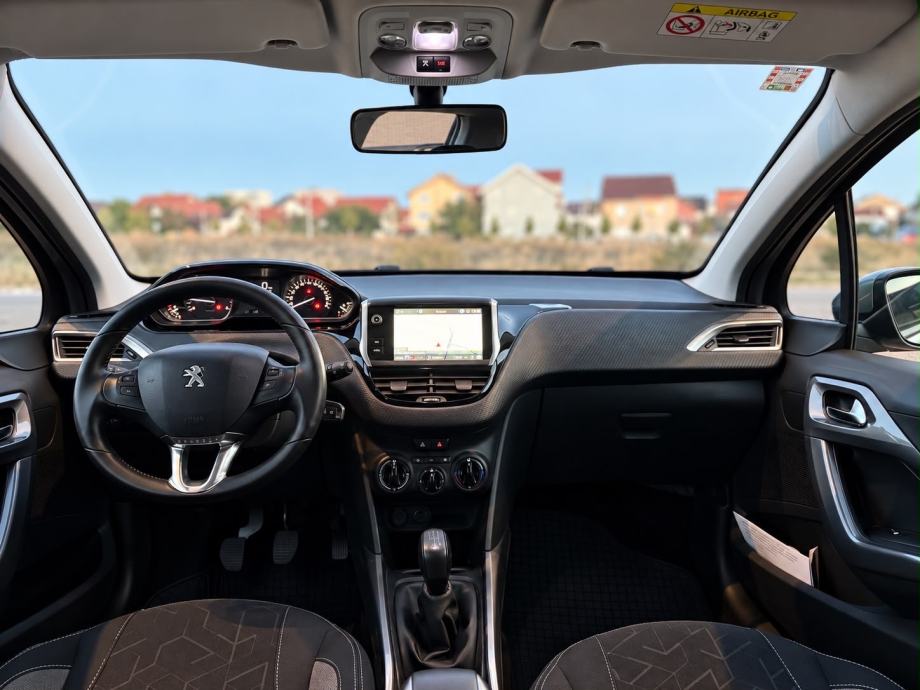 Peugeot 2008 1,5 BlueHDI•NAVIGACIJA•PARK SENZORI•LED•KAO NOV•EURO6•, fotografija 15