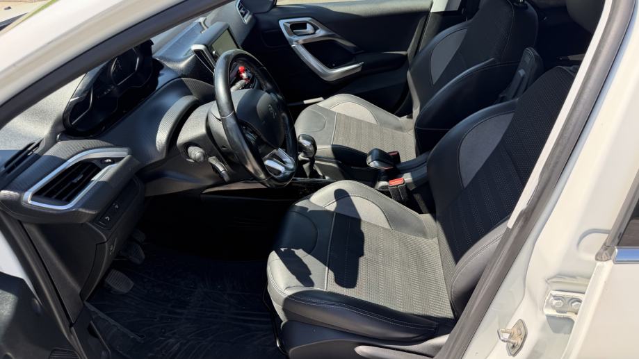 Peugeot 2008 1,5 BlueHDI, fotografija 14