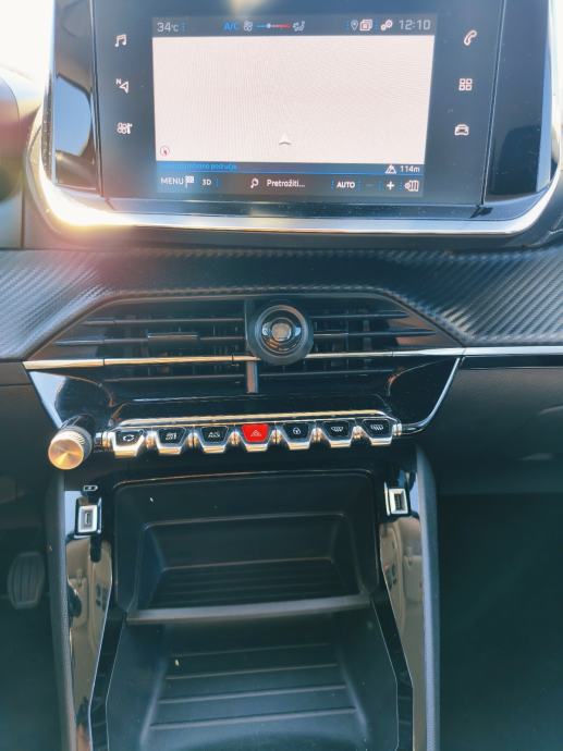 Peugeot 2008 1,5 BlueHDI, fotografija 13
