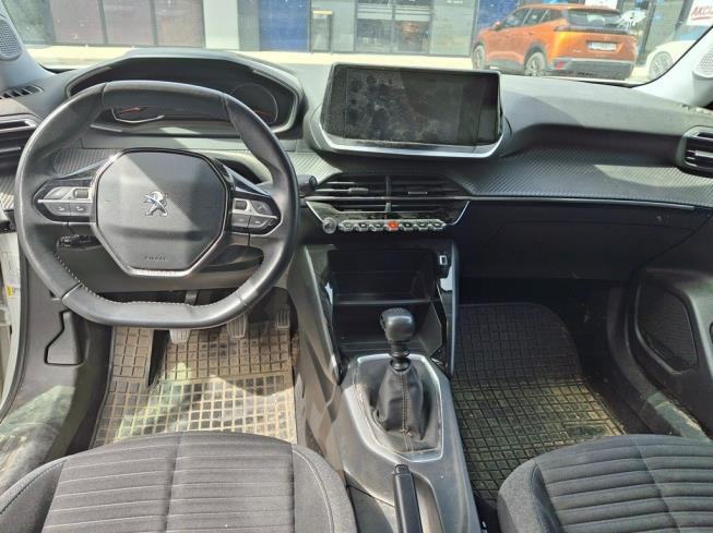 Peugeot 2008 1,5, fotografija 6