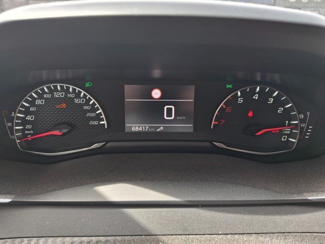 Peugeot 2008 1,5, fotografija 10
