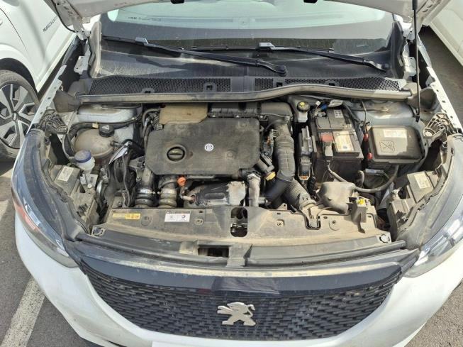 Peugeot 2008 1,5, fotografija 9