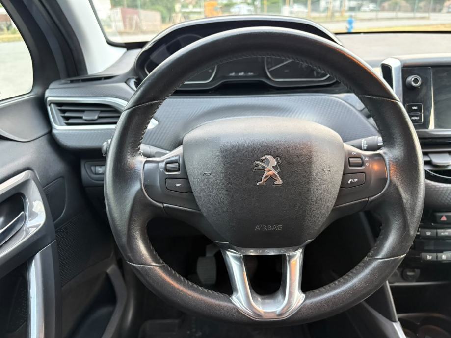 Peugeot 2008 ● 1,6 Blue HDI ● 2018.god., fotografija 14