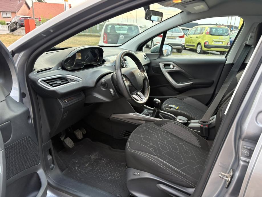 Peugeot 2008 ● 1,6 Blue HDI ● 2018.god., fotografija 20