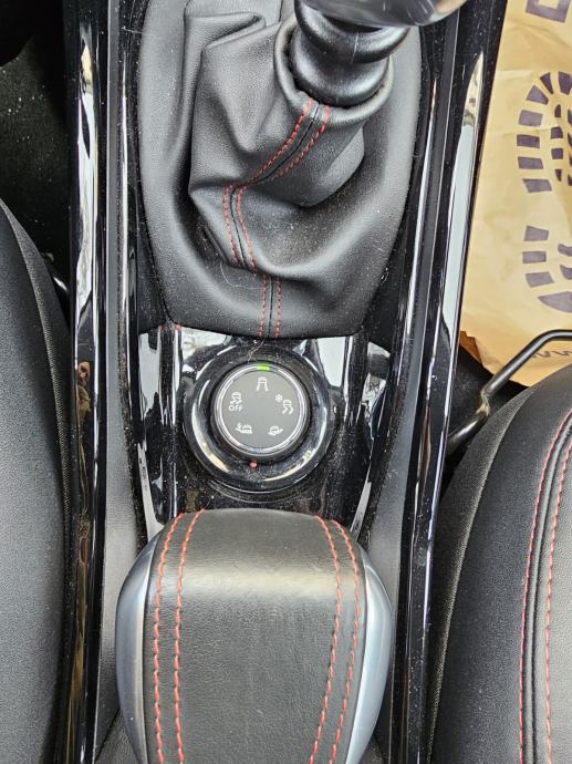 Peugeot 2008 1,6 BlueHDI, fotografija 8