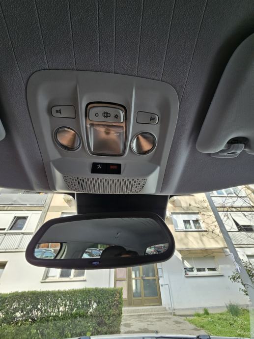 Peugeot 2008 1,6 BlueHDI, fotografija 9