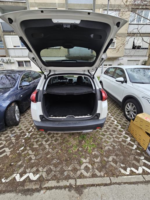 Peugeot 2008 1,6 BlueHDI, fotografija 2