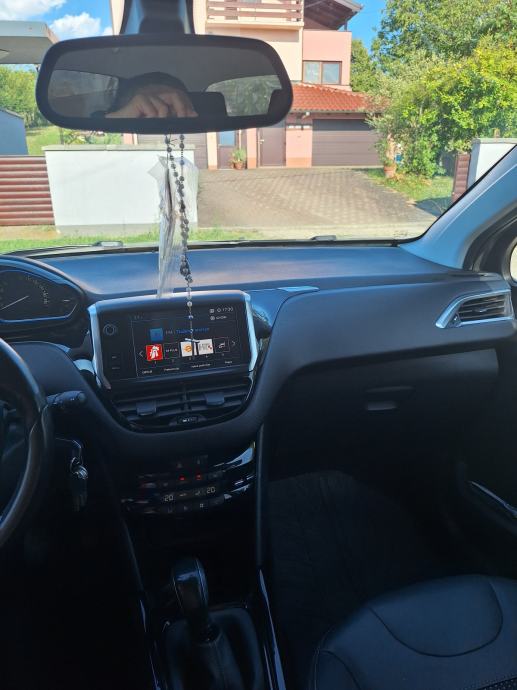 Peugeot 2008 1,6 BlueHDI, fotografija 10