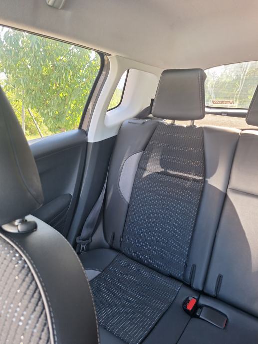 Peugeot 2008 1,6 BlueHDI, fotografija 12