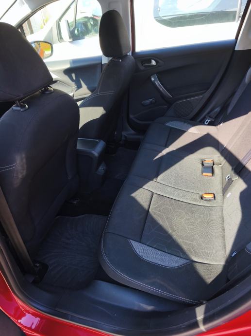 Peugeot 2008 1,6 BlueHDI, fotografija 3