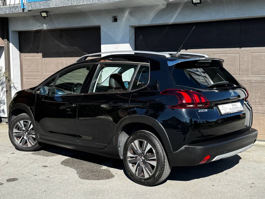 Peugeot 2008 1,6 BlueHDI Allure *JAMSTVO*NAVI*PANO*KOŽA*, fotografija 6