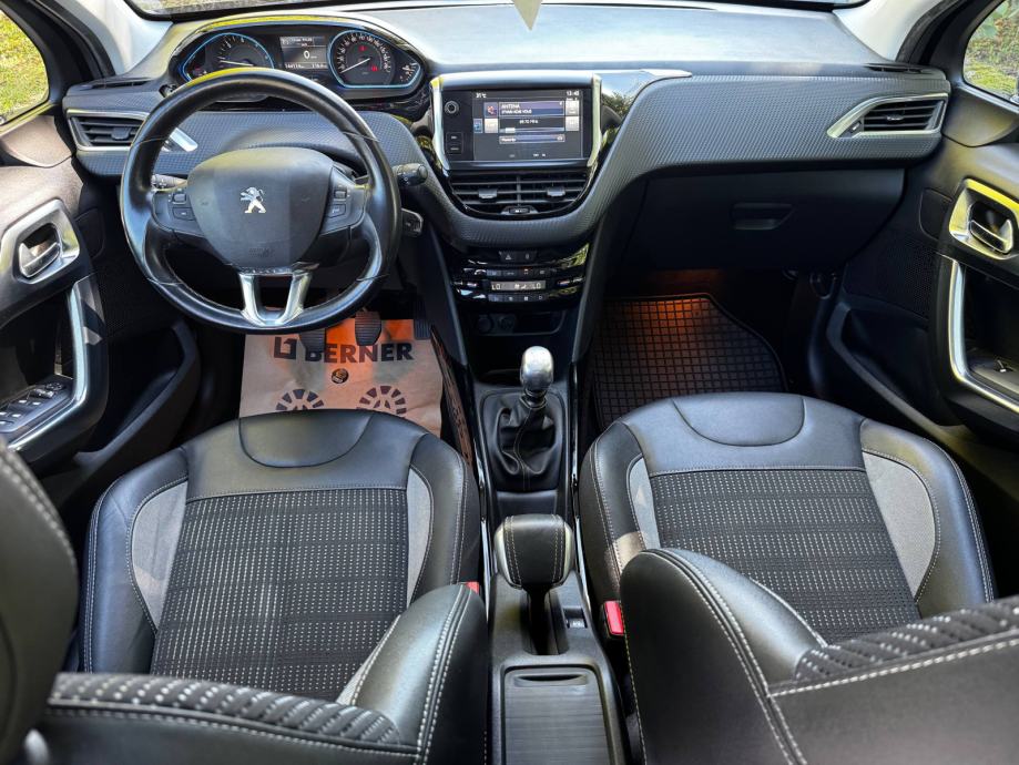 Peugeot 2008 1,6 BlueHDI Allure *JAMSTVO*NAVI*PANO*KOŽA*, fotografija 17