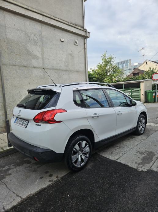 Peugeot 2008 1,6 BlueHDI, fotografija 3