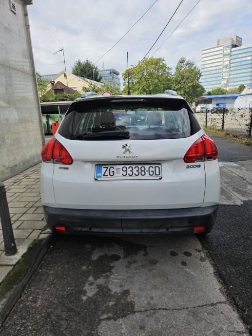 Peugeot 2008 1,6 BlueHDI, fotografija 6