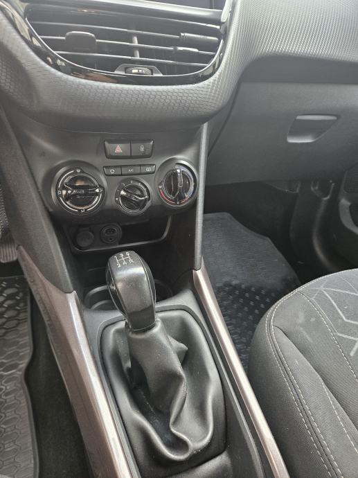 Peugeot 2008 1,6 BlueHDI, fotografija 15
