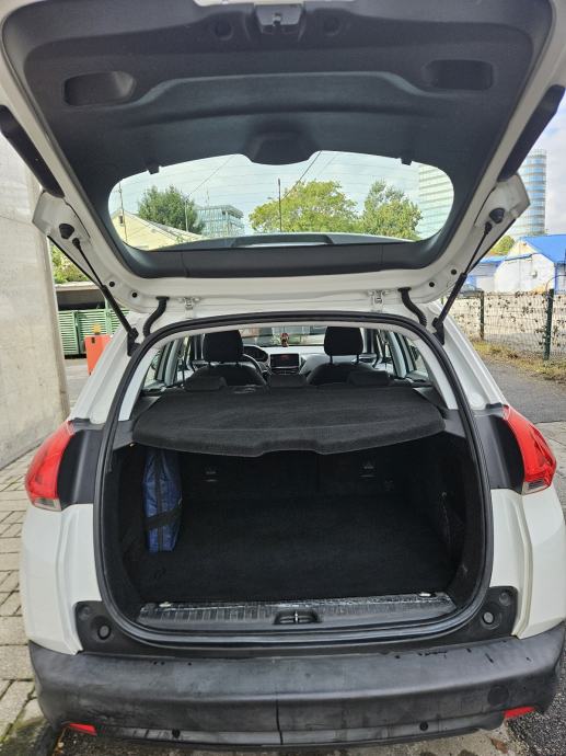 Peugeot 2008 1,6 BlueHDI, fotografija 19