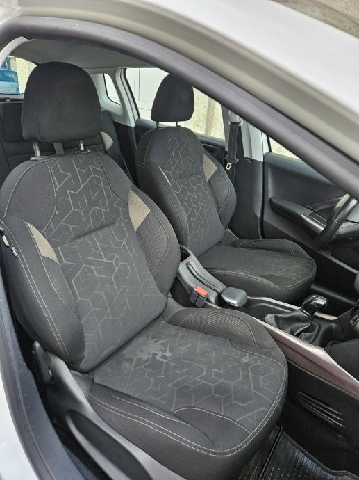 Peugeot 2008 1,6 BlueHDI, fotografija 16