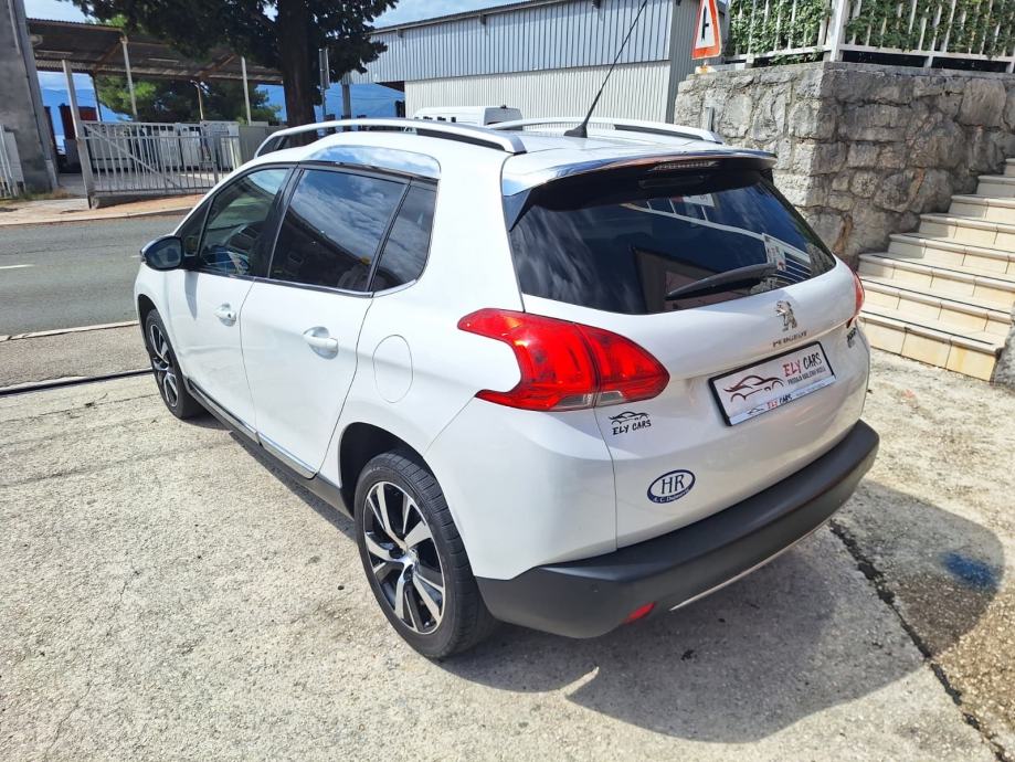 Peugeot 2008 1,6 e-HDi ALLUR/Panoramski Krov/NAVI‼️REG.01/2027, fotografija 4