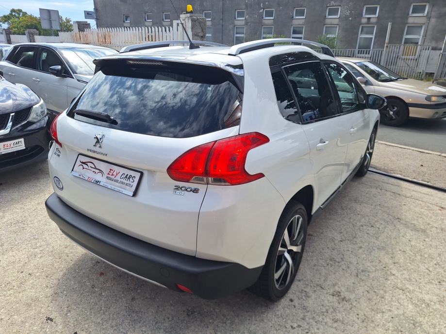 Peugeot 2008 1,6 e-HDi ALLUR/Panoramski Krov/NAVI‼️REG.01/2027, fotografija 5