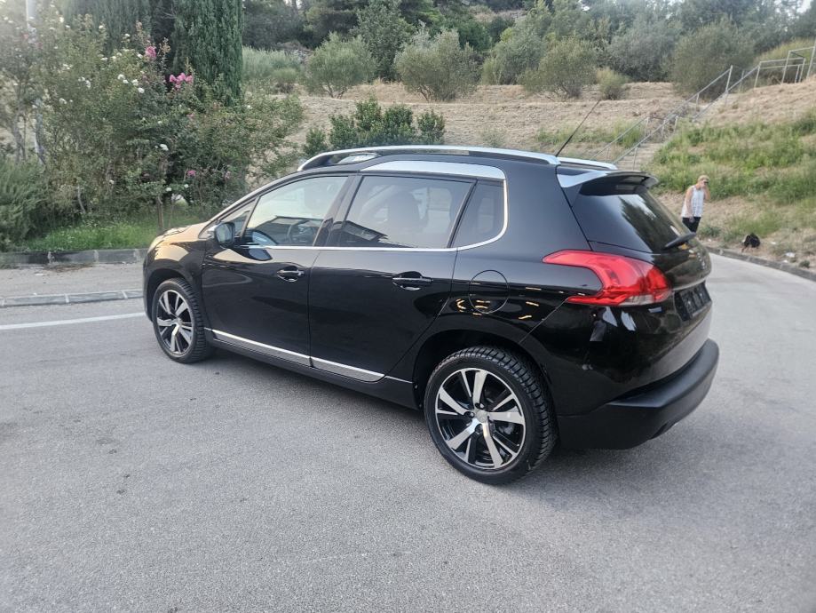 Peugeot 2008 1,6 e-HDi,ALLURE paket opreme,kao nov, fotografija 8