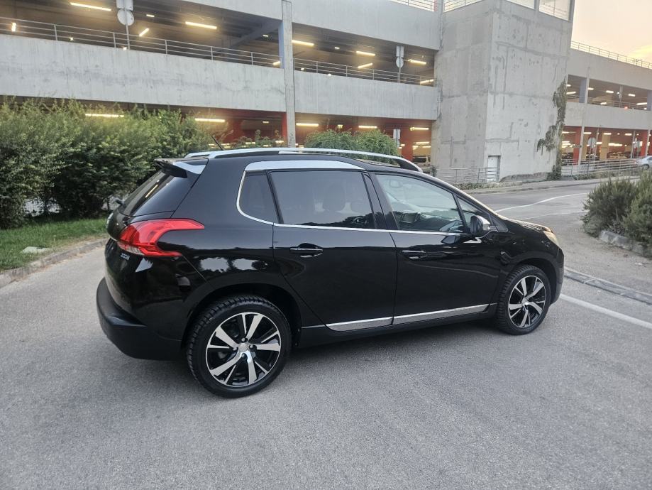 Peugeot 2008 1,6 e-HDi,ALLURE paket opreme,kao nov, fotografija 10