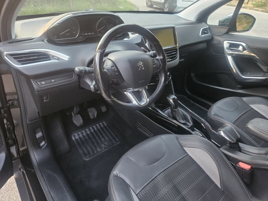 Peugeot 2008 1,6 e-HDi,ALLURE paket opreme,kao nov, fotografija 14